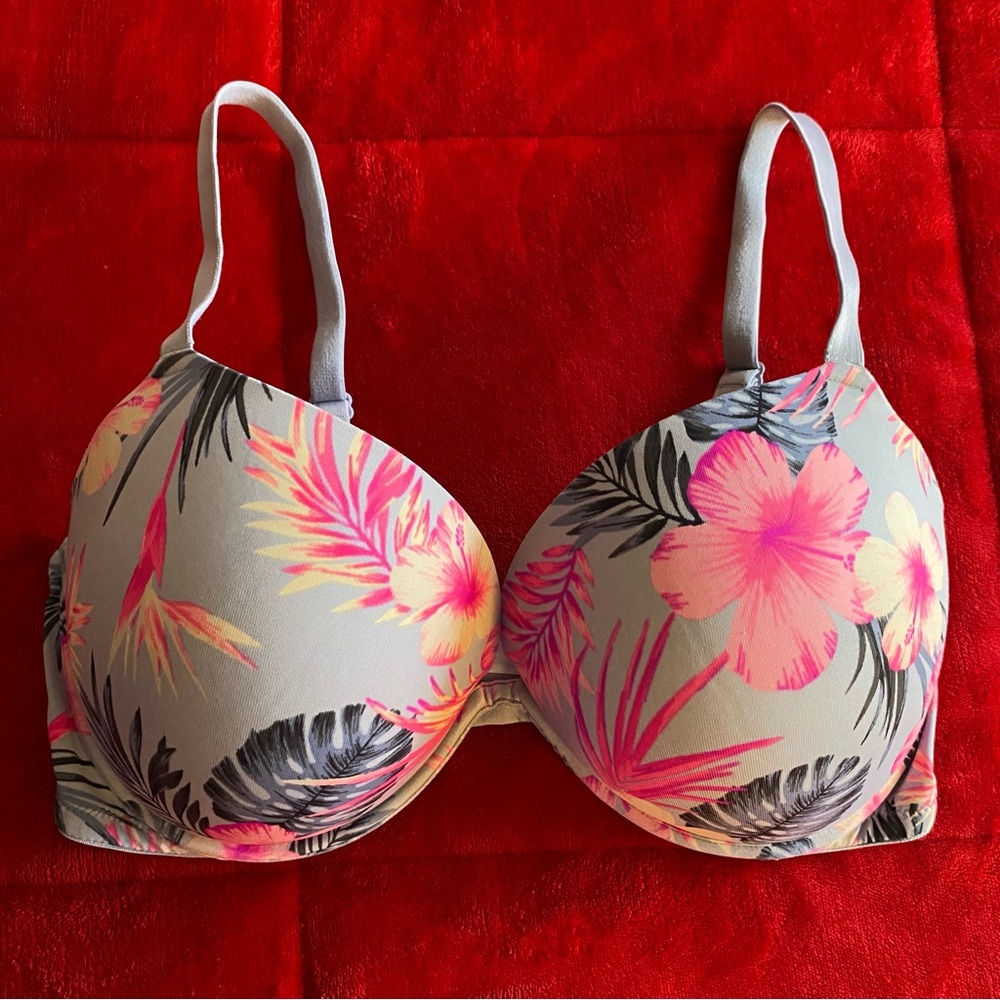 Preowned VS Pink Bra Size 36DD